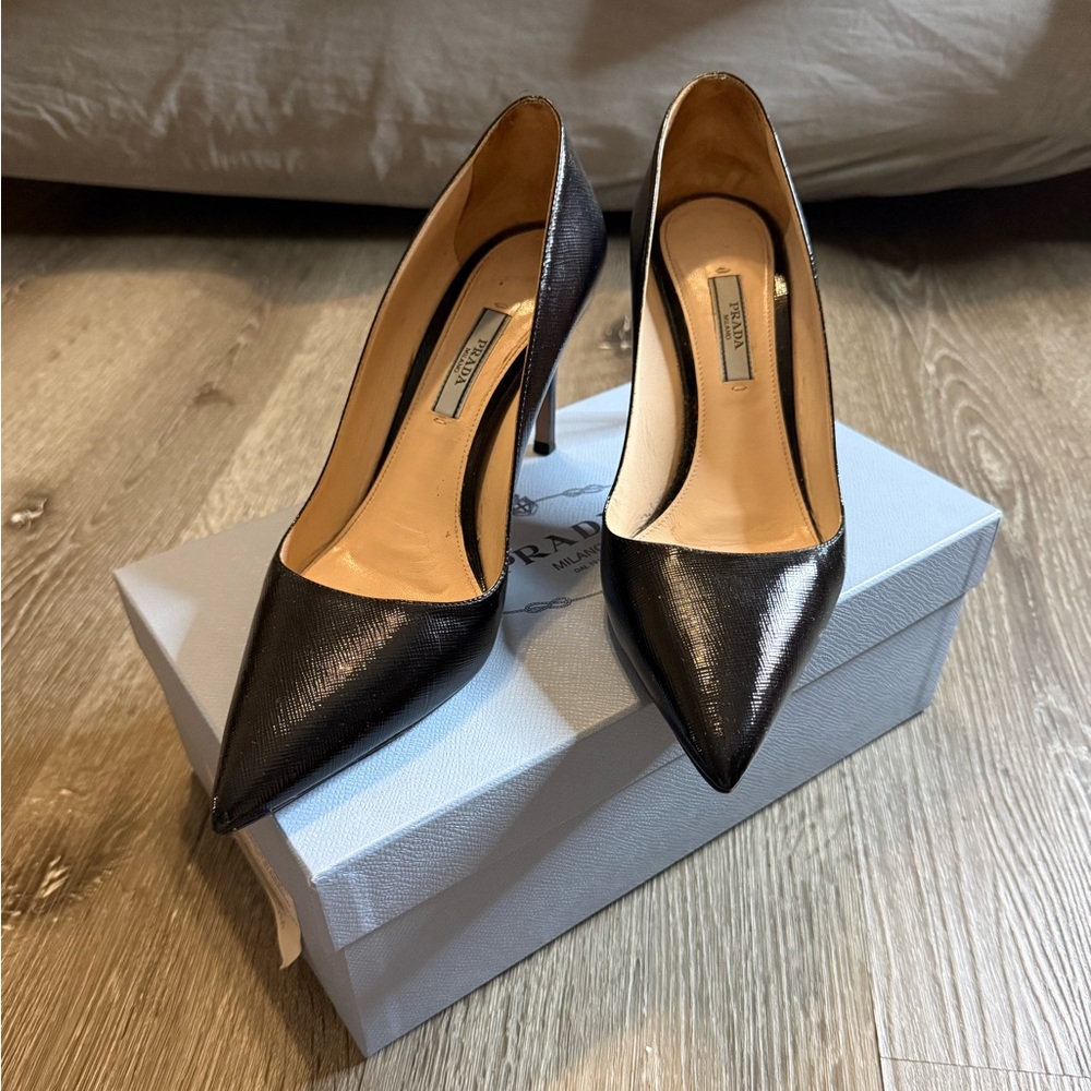 prada pointy toe pump 38